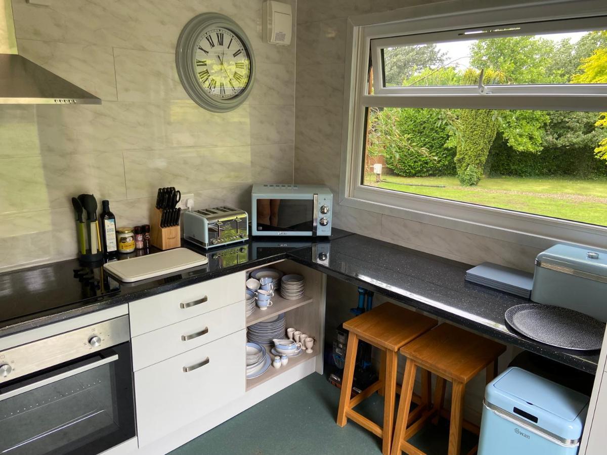 The Piggery Pod Hotel Sittingbourne Exterior photo