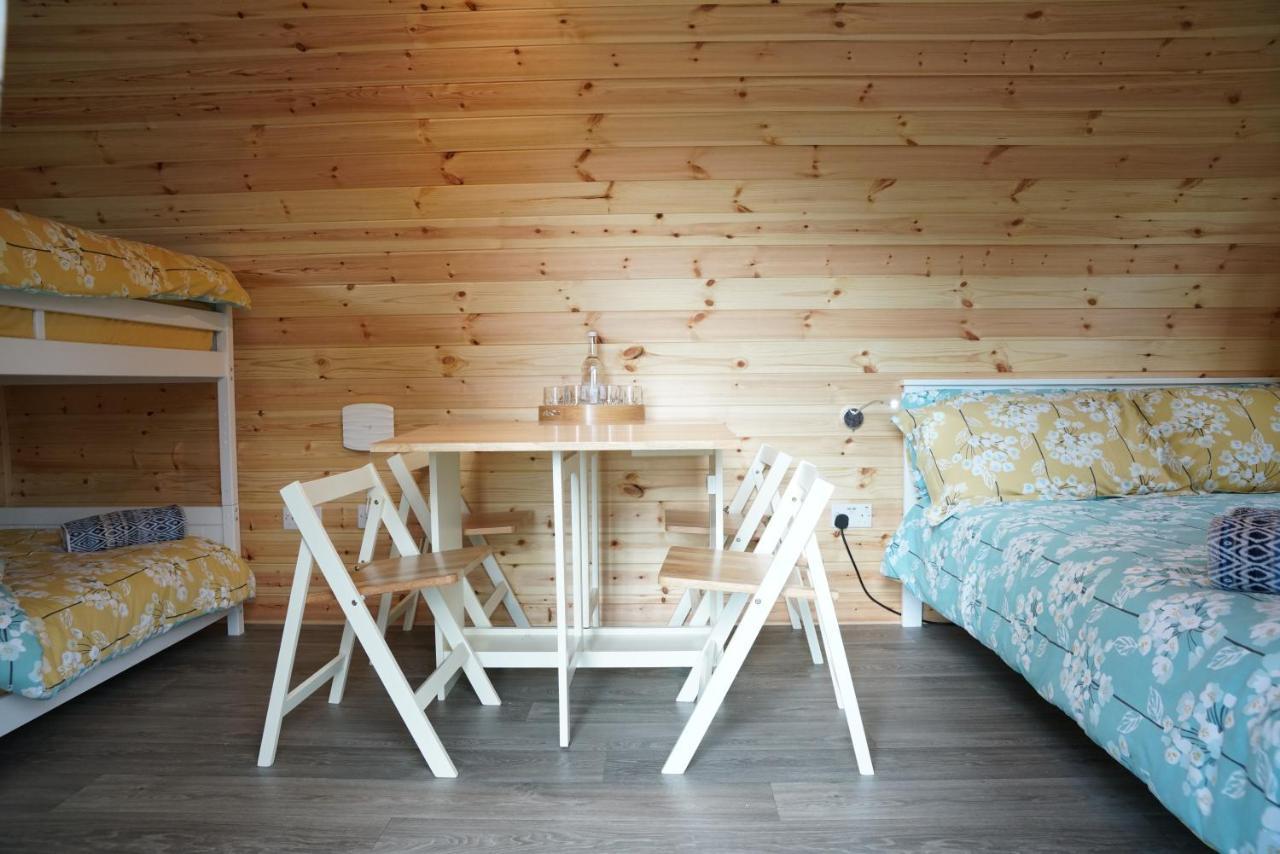 The Piggery Pod Hotel Sittingbourne Exterior photo
